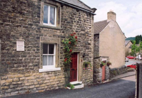 Traditional 2-Bed Cottage in Eyam Hope Valley